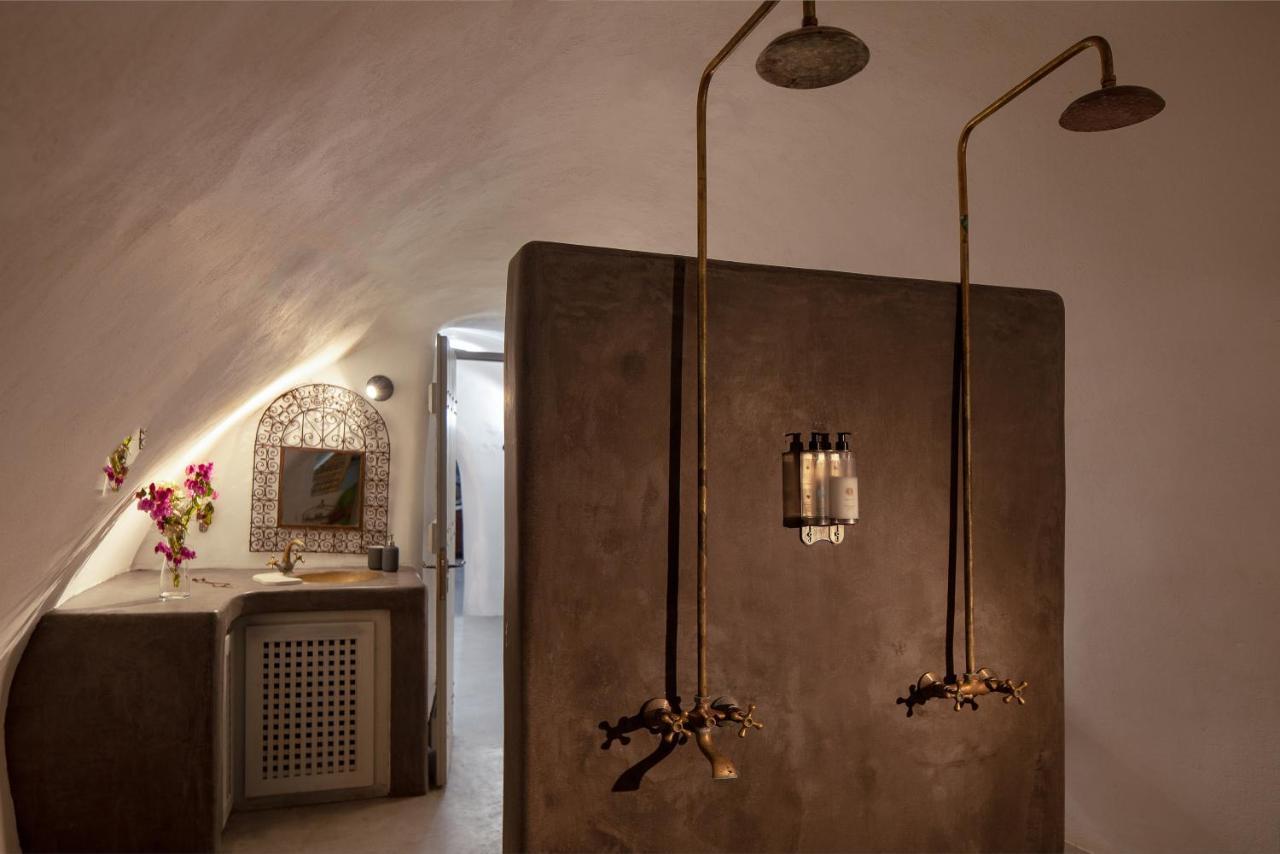Dandy Cave - Romantic Private & Luxurious - Waterfall Pool - Hot Tub -up To 8 People * Emporio (Santorini)