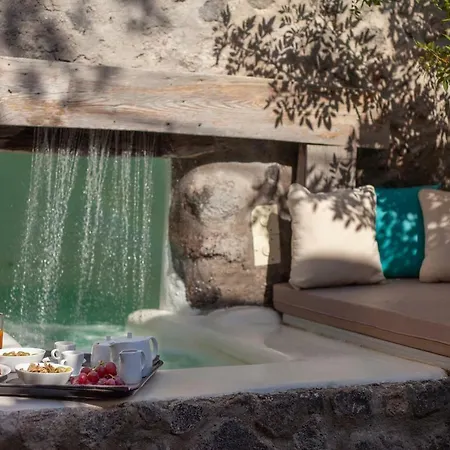 Dandy Cave Villa - Romantic Private & Luxurious - Waterfall Pool - Hot Tub -Up To 8 People Emporio  Exterior photo