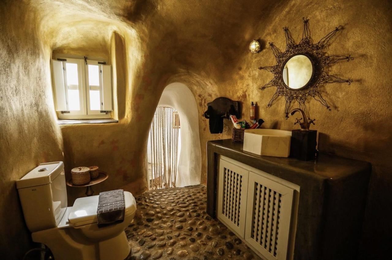 Dandy Cave - Romantic Private & Luxurious - Waterfall Pool - Hot Tub -up To 8 People Villa *
