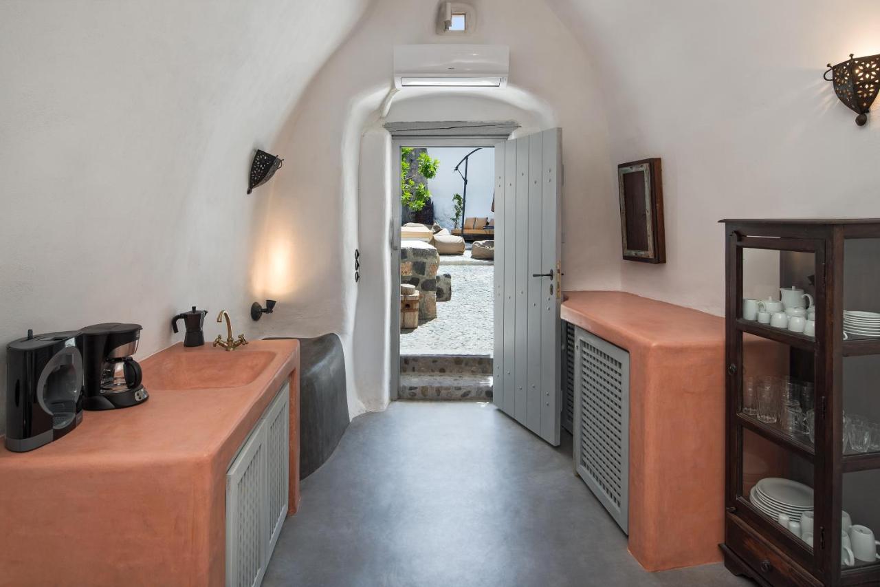 Villa Dandy Cave - Romantic Private & Luxurious - Waterfall Pool - Hot Tub -up To 8 People *