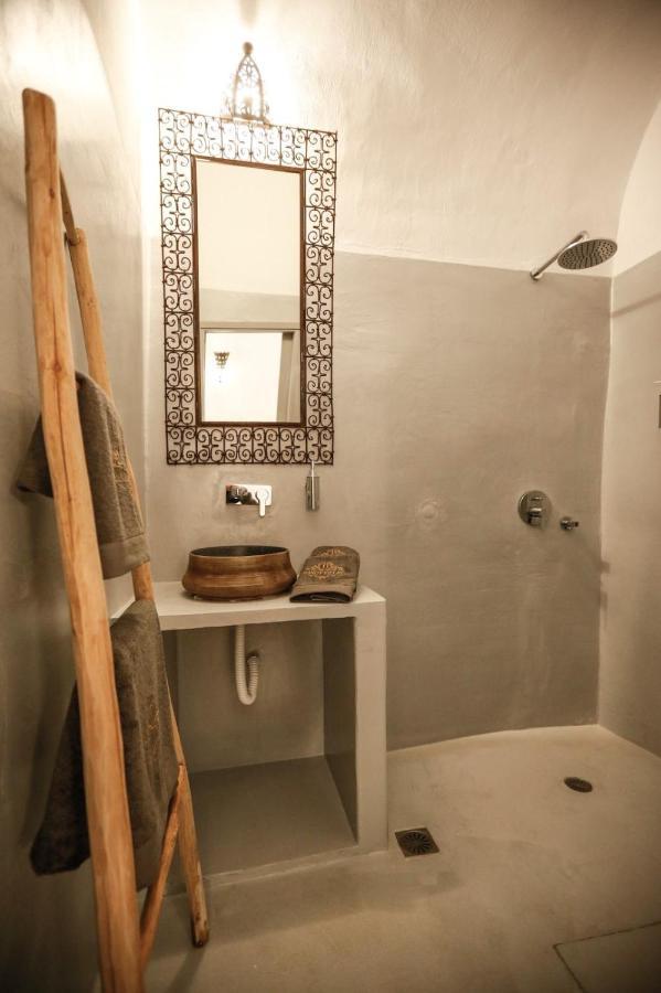 Dandy Cave - Romantic Private & Luxurious - Waterfall Pool - Hot Tub -up To 8 People Emporio (Santorini)
