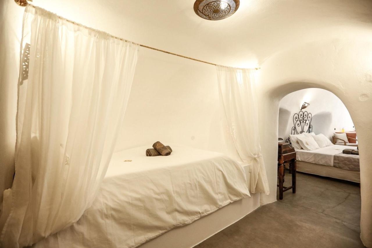 Dandy Cave - Romantic Private & Luxurious - Waterfall Pool - Hot Tub -up To 8 People