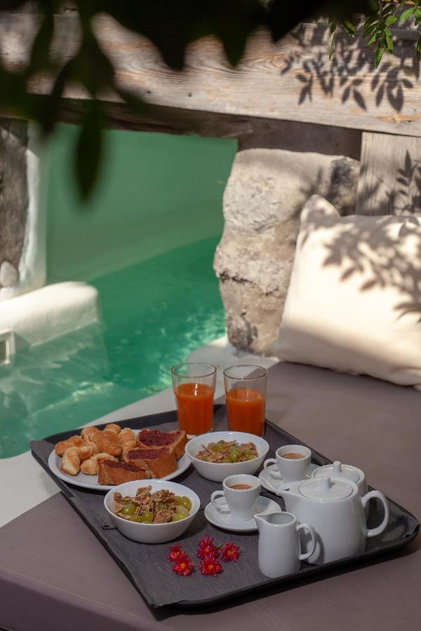 Dandy Cave - Romantic Private & Luxurious - Waterfall Pool - Hot Tub -up To 8 People * Emporio (Santorini)