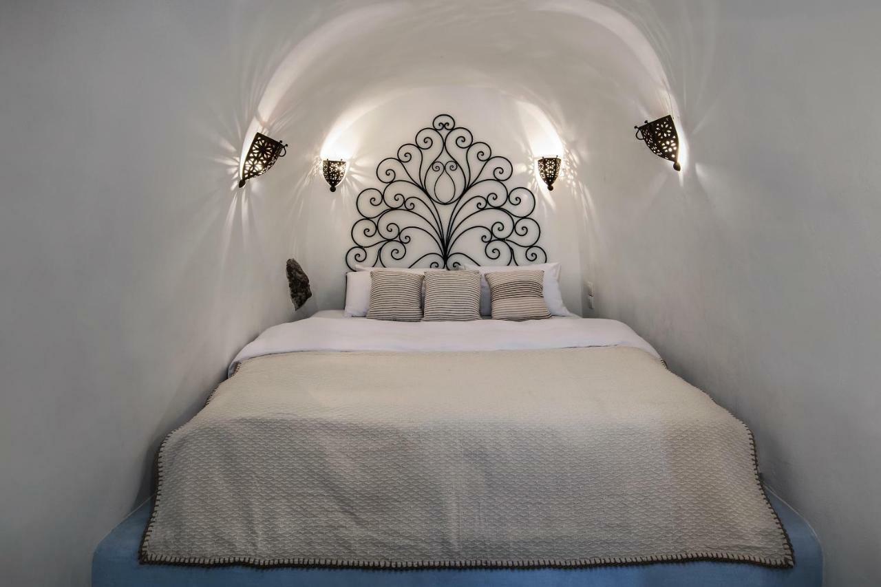 Dandy Cave - Romantic Private & Luxurious - Waterfall Pool - Hot Tub -up To 8 People Emporio (Santorini)