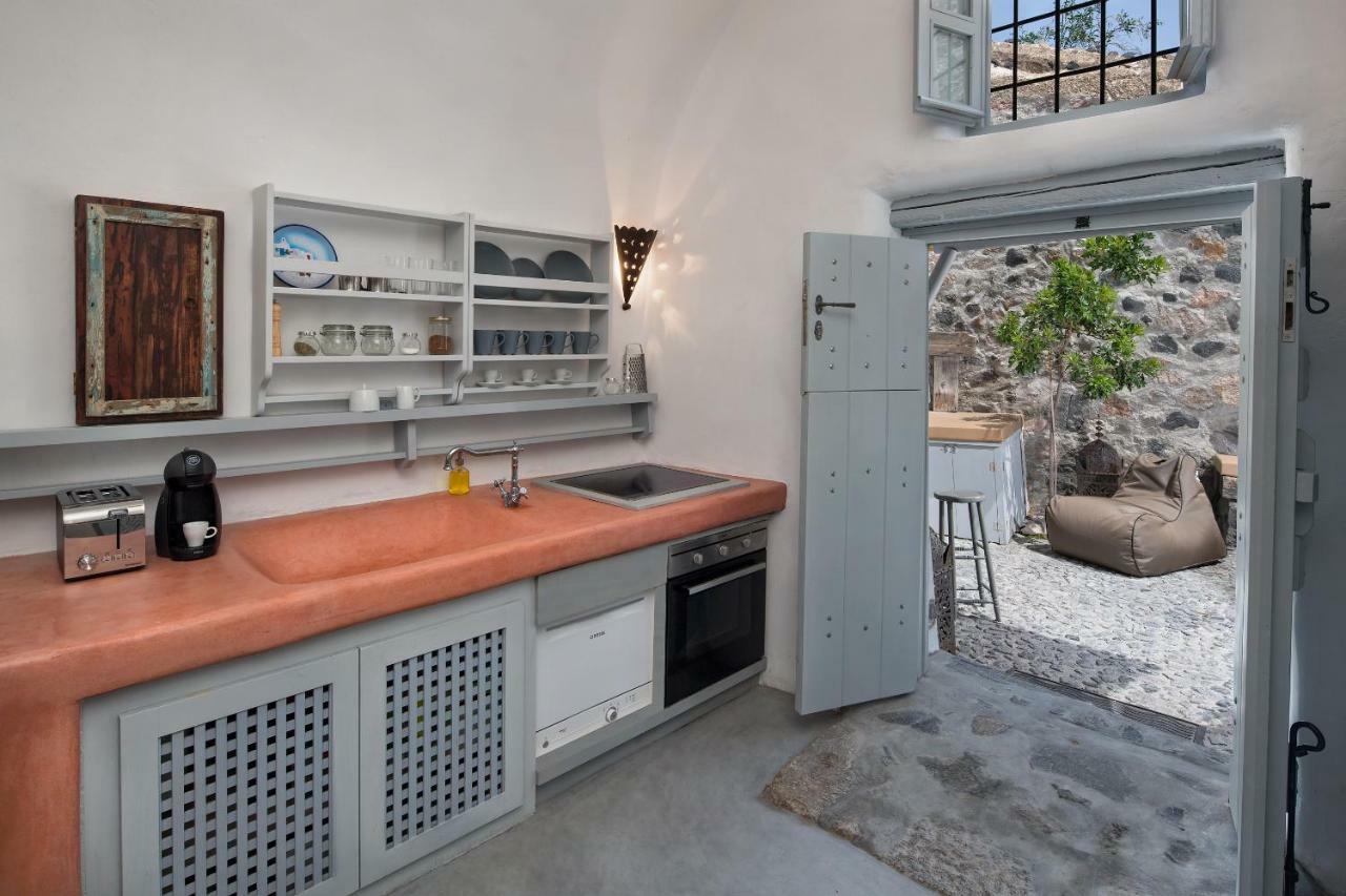 Villa Dandy Cave - Romantic Private & Luxurious - Waterfall Pool - Hot Tub -up To 8 People *